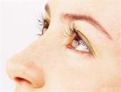盐水洗眼可预防角膜炎