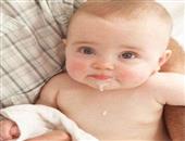 新生儿肺炎症状有哪些？留心婴儿吐泡泡
