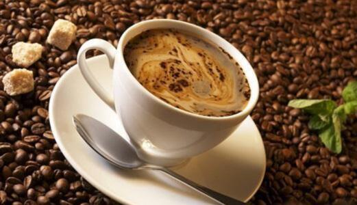 过度喝咖啡会引发骨质疏松症