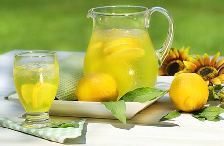 常喝柠檬汁水可预防肾结石