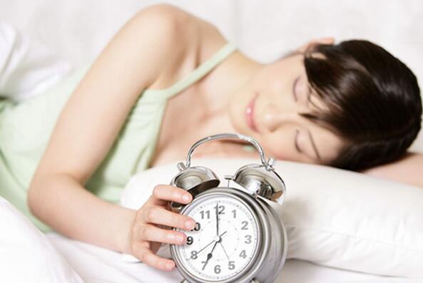 睡覺睡一半會短命？