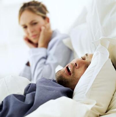 睡觉打呼噜可能更长寿?