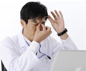关爱视力早期检查可预防青光眼