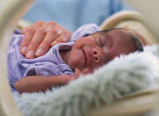 新生儿的触觉发育