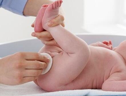 新生儿护理需注意三个问题