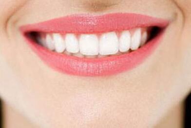 牙齿保健应避免9种习惯