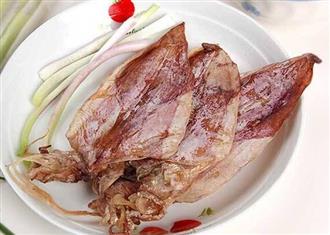 干鱿鱼能和黄瓜一起吃吗_干鱿鱼和黄瓜可以一起吃吗/同吃