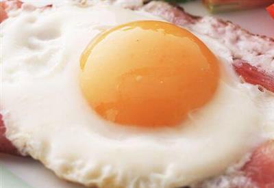 油煎荷包蛋能和荠菜一起吃吗_油煎荷包蛋和荠菜可以一起吃吗/同吃 油煎荷包蛋能和荠菜一起吃吗_油煎荷包蛋和荠菜可以一起吃吗/同吃