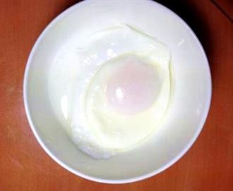 煮荷包蛋能和明虾一起吃吗_煮荷包蛋和明虾可以一起吃吗/同吃