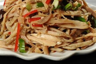 鸡丝能和鲤鱼一起吃吗/同吃_鸡丝和鲤鱼相克吗