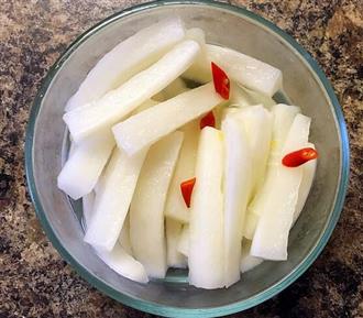 腌萝卜能和蛇肉一起吃吗/同吃_腌萝卜和蛇肉相克吗