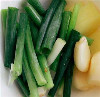 葱能和干枣一起吃吗/同吃_葱和干枣相克吗