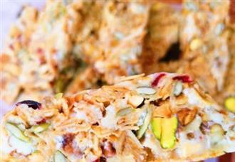 雅娜葡萄干椰子燕麦条能和虾一起吃吗_雅娜葡萄干椰子燕麦条和虾可以一起吃吗/同吃 雅娜葡萄干椰子燕麦条能和虾一起吃吗_雅娜葡萄干椰子燕麦条和虾可以一起吃吗/同吃