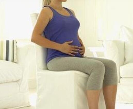 孕妇坐姿正确图解_孕妇坐姿怎样好_孕妇坐姿图片_孕妇最佳坐姿图片