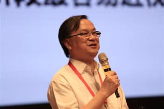 解决孩子近视不能光靠戴眼镜