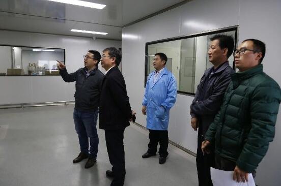 广东省科技厅厅长到访广东萱嘉，对安幕茵技术突破表肯定