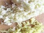 蒜末能和鸡翅一起吃吗/同吃_蒜末和鸡翅相克吗
