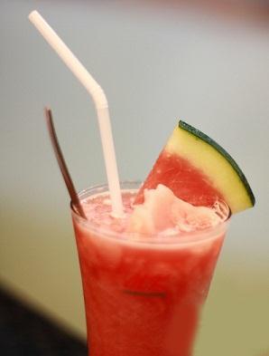夏季常喝西瓜翠衣汤等6类饮品可防暑降温
