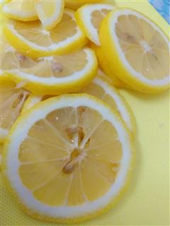初学者第一次做糖渍柠檬的做法